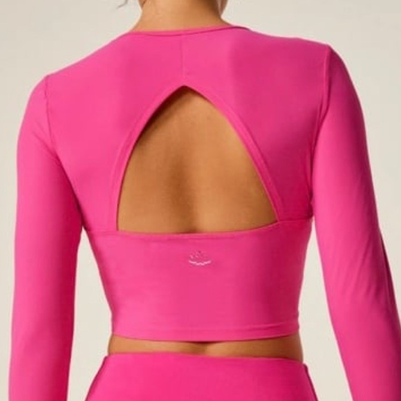 NWT Beyond Yoga Pink Long Sleeve Crop Top size M - Picture 1 of 6